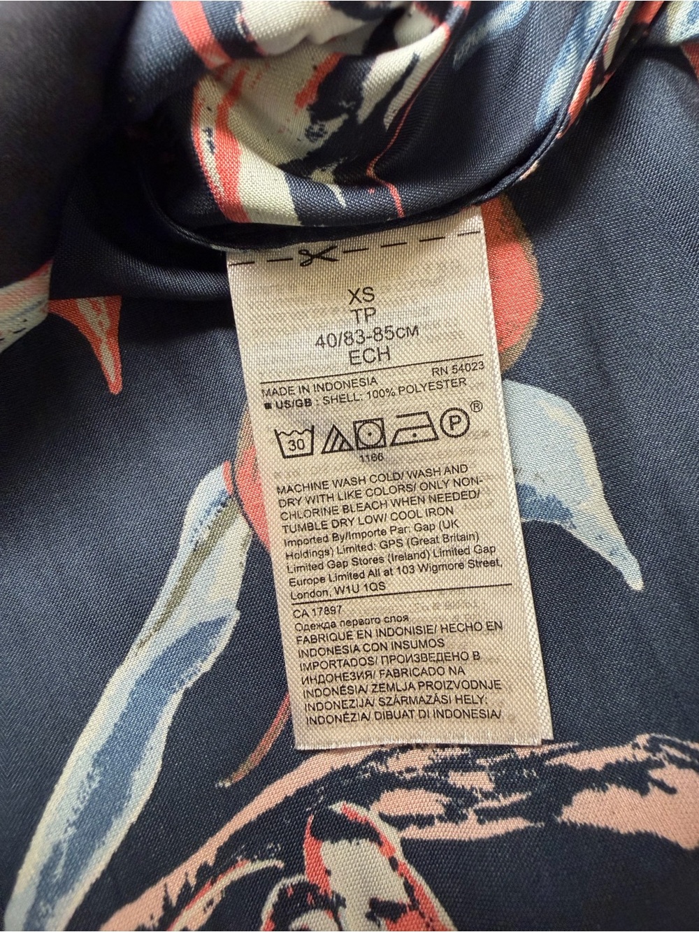 Banana Republic XS Sleeveless Floral Blouse Navy Tropical Print V-Neck Top - Picture 6 of 10